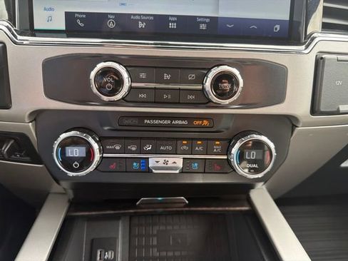 Used 2022 Ford F350 Lariat w/ Lariat Ultimate Package AWD/4WD image 24