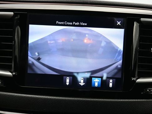 Used 2020 Chrysler Pacifica Touring-L image 20