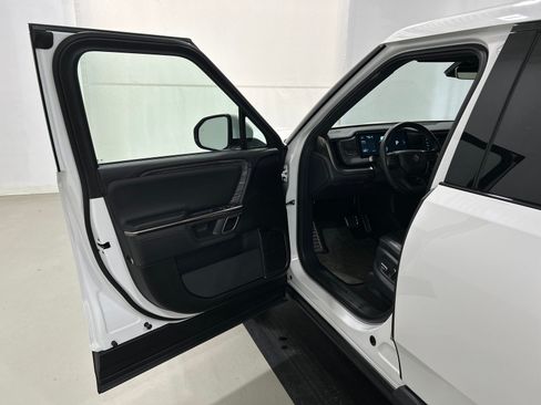 Used 2022 Rivian R1T Adventure AWD/4WD image 16