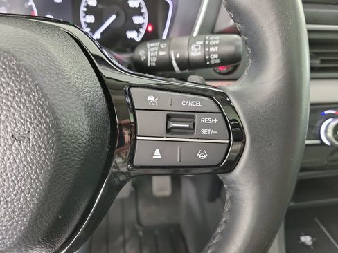 Used 2025 Honda Pilot Touring image 24
