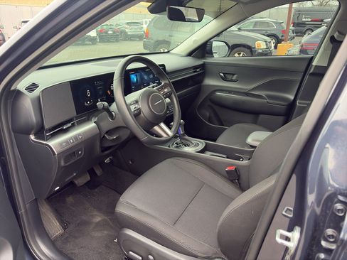 Used 2025 Hyundai Kona SEL image 7