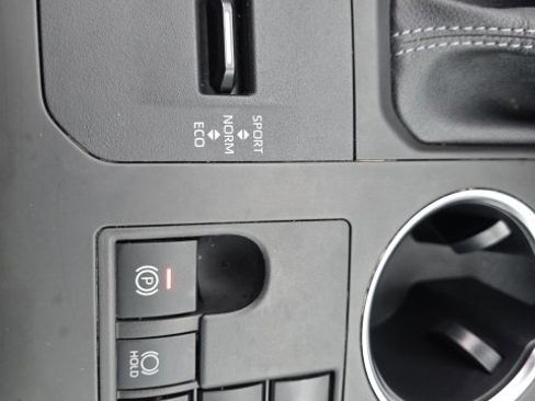 Certified 2023 Toyota Highlander XLE image 23