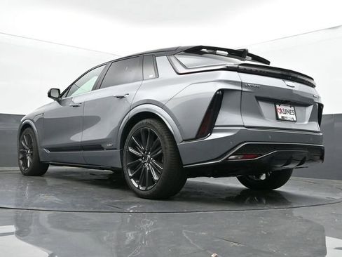 New 2026 Cadillac Lyriq V image 44