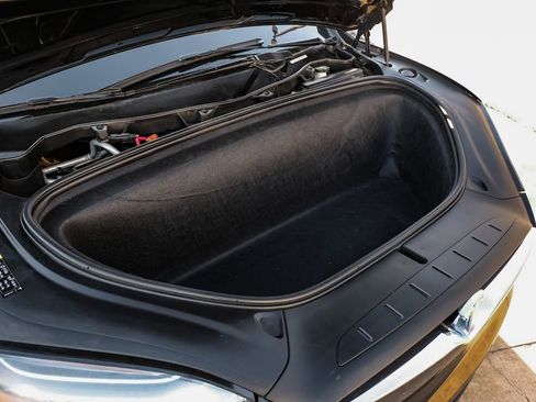 Used 2018 Tesla Model X 75D image 43