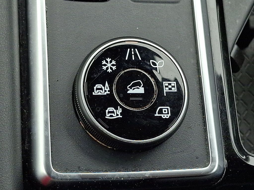 Used 2025 Nissan Pathfinder SL AWD/4WD image 26