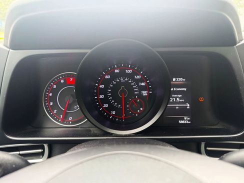 Used 2022 Hyundai Elantra SEL FWD image 17