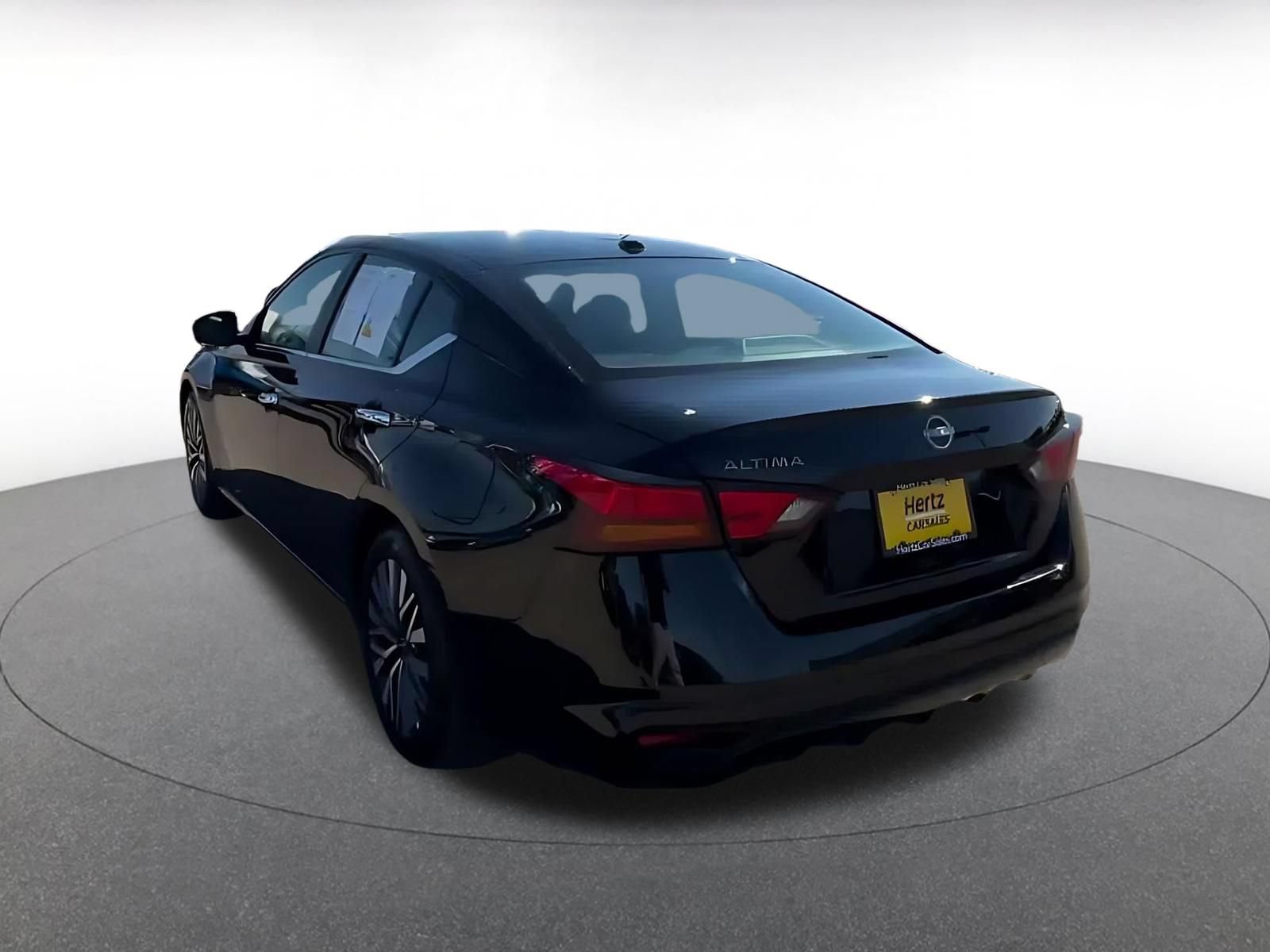 Used 2025 Nissan Altima 2.5 SV FWD image 10