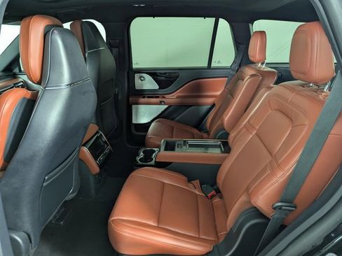 Used 2025 Lincoln Aviator Reserve w/ Equipment Group 201A AWD/4WD image 16