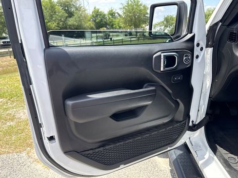 Used 2023 Jeep Wrangler Sport AWD/4WD image 9