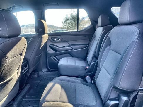 Used 2023 Chevrolet Traverse LT w/ LPO, Floor Liner Package image 28