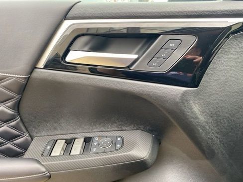 New 2025 Mitsubishi Outlander SEL image 18