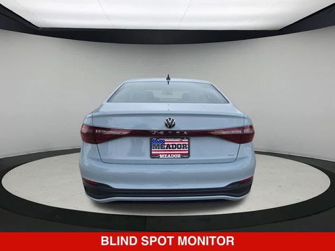 Used 2026 Volkswagen Jetta SE FWD image 5