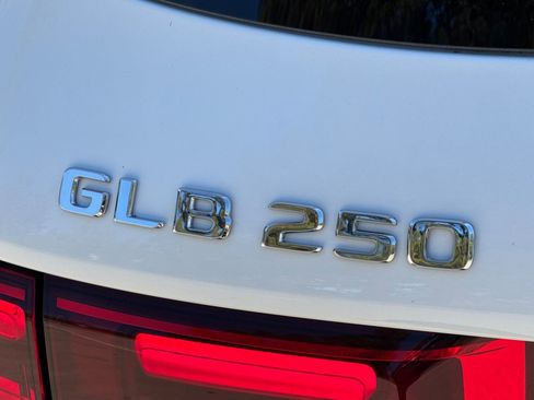 New 2025 Mercedes-Benz GLB 250 250 image 19
