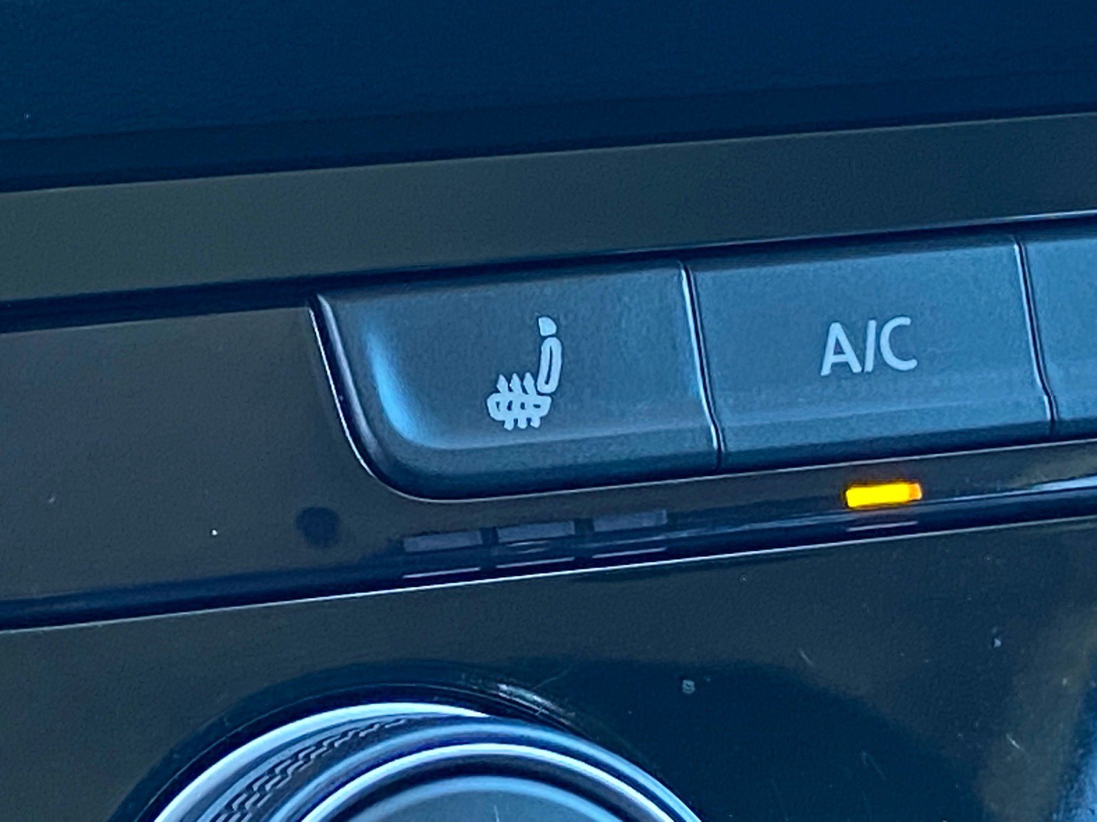 Certified 2023 Volkswagen Taos SE AWD/4WD image 15