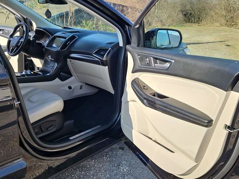 Used 2020 Ford Edge Titanium w/ Cargo Accessory Package image 21