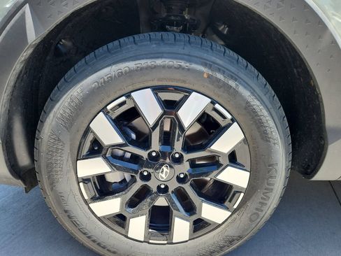 Certified 2025 Hyundai Santa Cruz SE AWD/4WD image 16