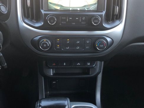 Used 2018 Chevrolet Colorado LT w/ Safety Package RWD image 8