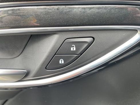 Used 2025 Buick Envision Preferred AWD/4WD image 12