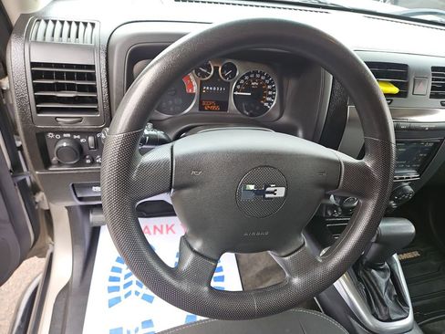 Used 2009 HUMMER H3 AWD/4WD image 14