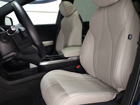 Used 2025 Acura RDX SH-AWD image 14