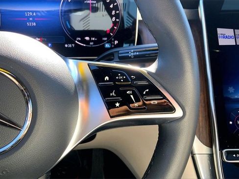 Used 2025 Mercedes-Benz GLC 350e 4MATIC image 21