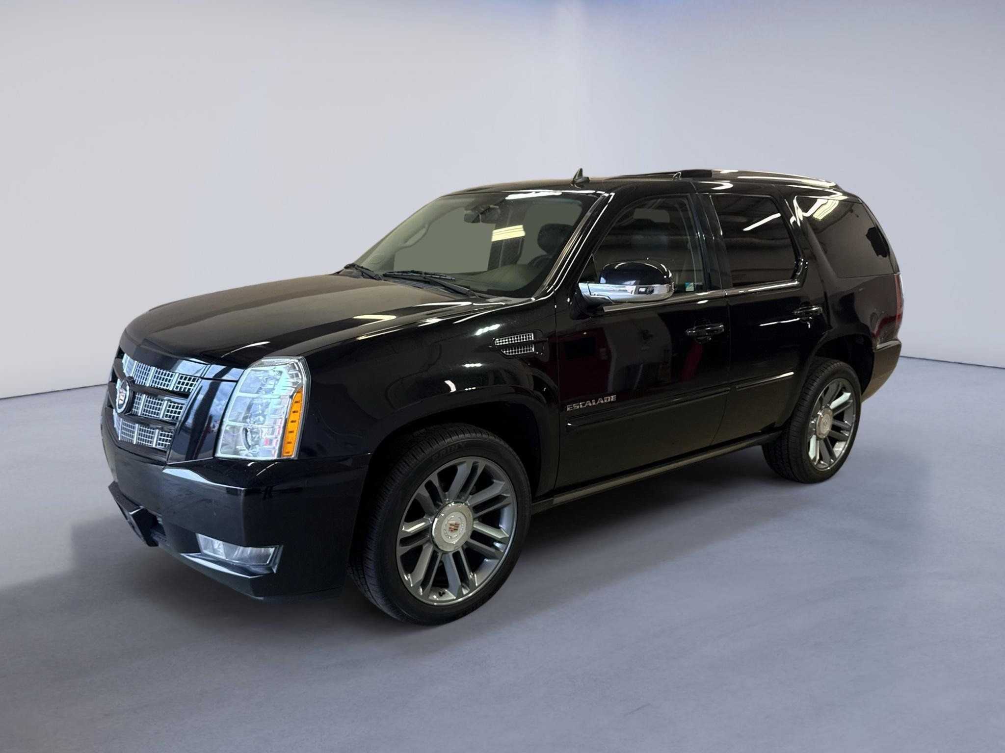 Used 2014 Cadillac Escalade Premium AWD/4WD image 3