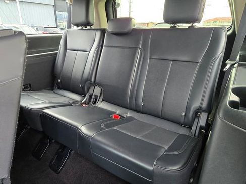 Used 2023 Ford Expedition Max XLT image 5
