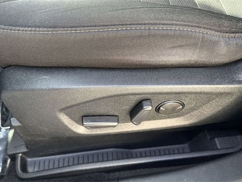 Used 2020 Ford Edge SE image 42