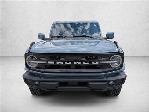 Used 2023 Ford Bronco Outer Banks AWD/4WD image 2