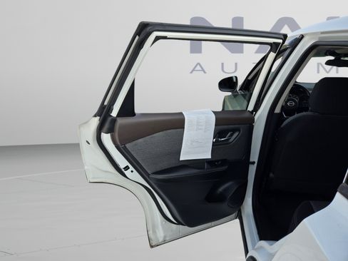 Used 2023 Nissan Rogue SV FWD image 21