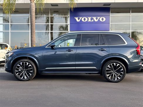 Certified 2025 Volvo XC90 B6 Plus image 2