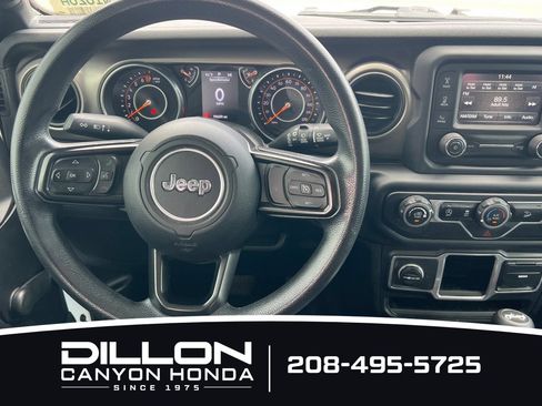 Used 2018 Jeep Wrangler Unlimited Sport AWD/4WD image 16