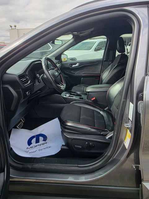 Used 2024 Ford Escape ST-Line w/ Tech Pack #1 AWD/4WD image 15