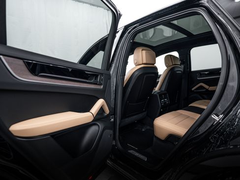 New 2026 Porsche Cayenne E-Hybrid AWD/4WD image 22