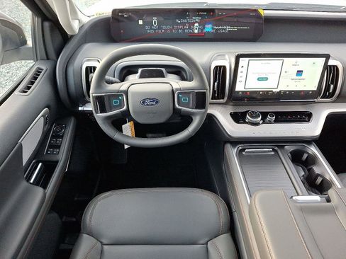 New 2025 Ford Expedition Active image 7