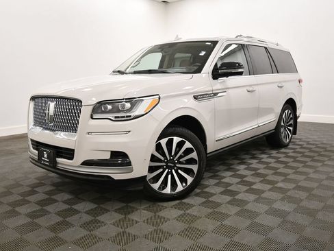 Used 2023 Lincoln Navigator Reserve w/ Equipment Group 201A AWD/4WD image 2