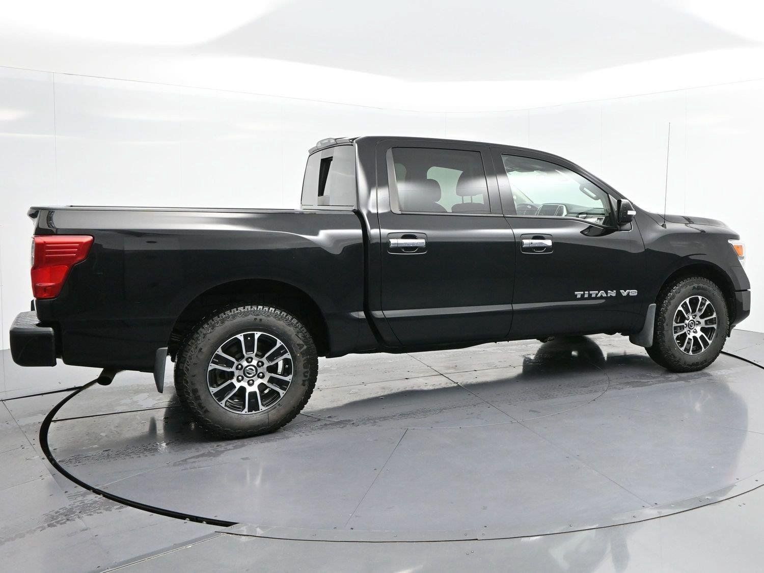 Used 2020 Nissan Titan SV w/ SV Convenience Package AWD/4WD image 8