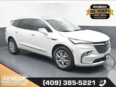 Used 2023 Buick Enclave Essence w/ Experience Buick Package FWD image 1