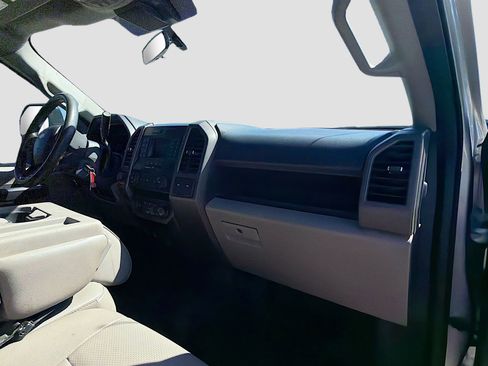 Used 2022 Ford F250 XL w/ STX Appearance Package image 32