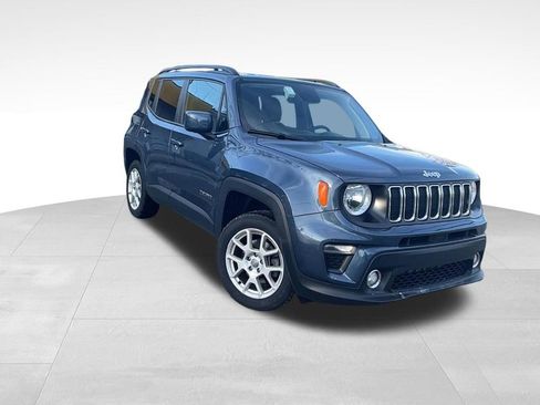 Used 2020 Jeep Renegade Latitude w/ Cold Weather Group AWD/4WD image 2