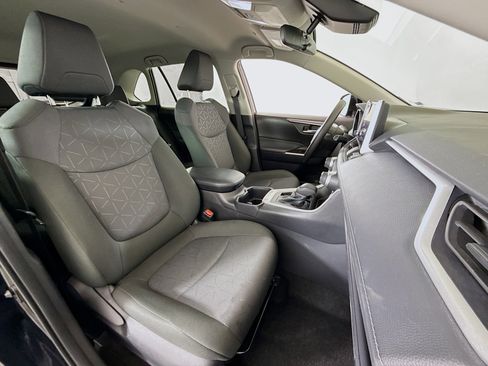 Used 2025 Toyota RAV4 XLE image 24