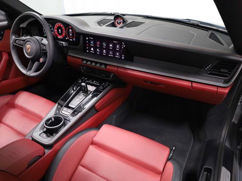 Certified 2025 Porsche 911 Carrera RWD image 6