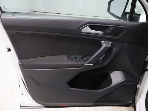 Used 2018 Volkswagen Tiguan S image 12