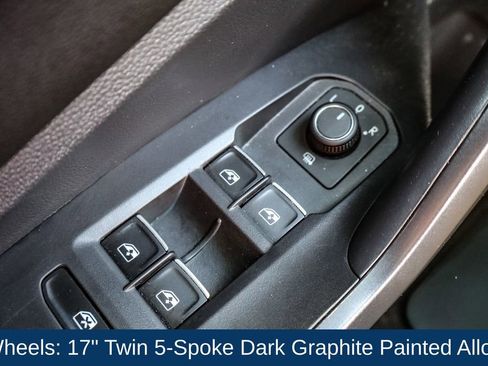 Used 2023 Volkswagen Jetta SE w/ Panoramic Sunroof Package image 20