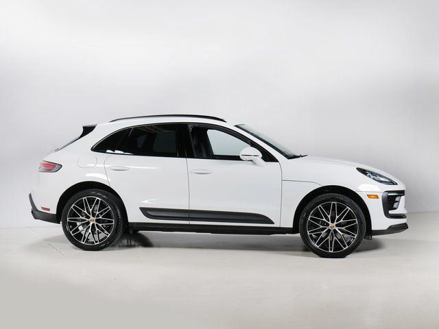Certified 2026 Porsche Macan AWD/4WD image 8