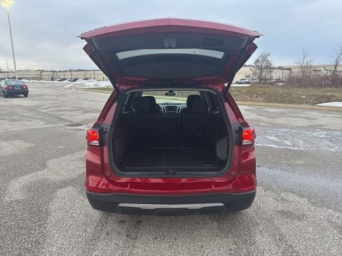 Used 2024 Chevrolet Equinox LT w/ LPO, Floor Liner Package image 10