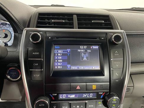 Used 2015 Toyota Camry LE FWD image 15