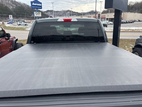 Used 2015 Ford F150 XLT image 12