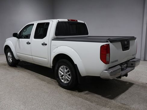 Used 2017 Nissan Frontier SV image 5