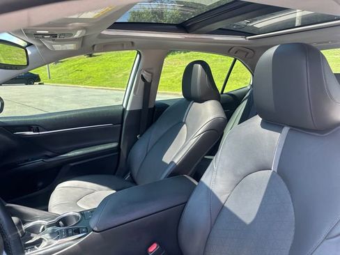 Used 2020 Toyota Camry XSE FWD image 16